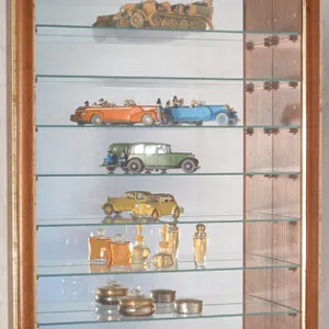 Vitrine murale 5 compartiments aspect chêne artisan Collect | Maisons du Monde
