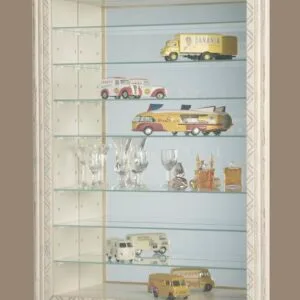 Vitrine pour poupée